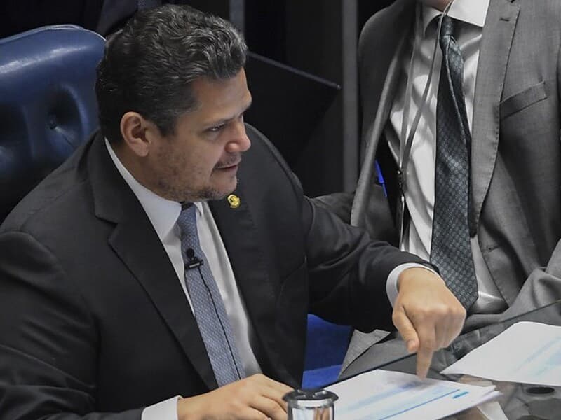 Alcolumbre diz que Senado votará fim da escala 6x1 após eleições