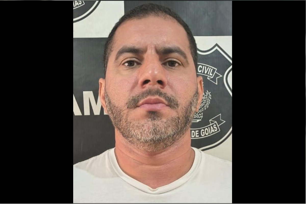 Professor do DF é preso por estupro de vulnerável e aliciamento de 2 alunas