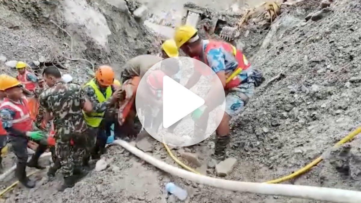 Duas pessoas são resgatadas vivas de túnel no Nepal após tragédia deixar mais de 1,3 mil mortos
