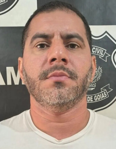 Professor é preso suspeito de aliciar duas alunas de 12 anos em Valparaíso de Goiás