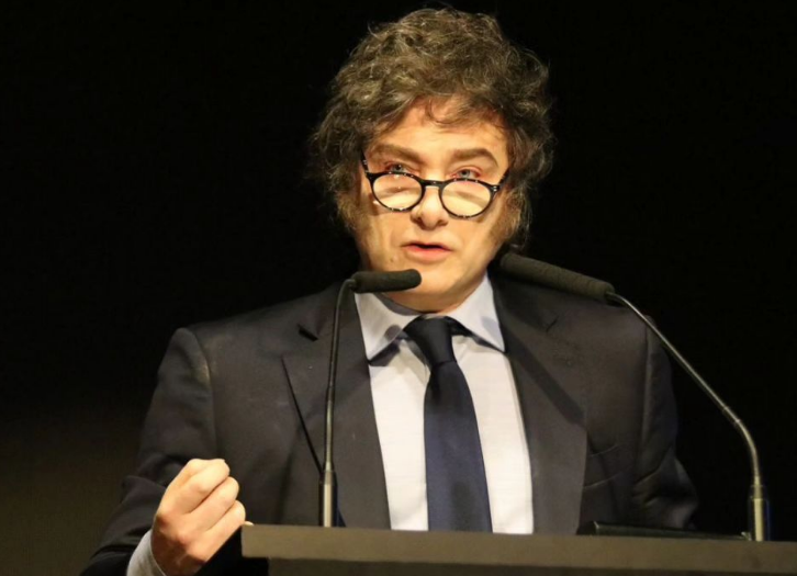 Milei promete endurecer punições a empresas que exploram petróleo nas Malvinas; Reino Unido diz que território é seu