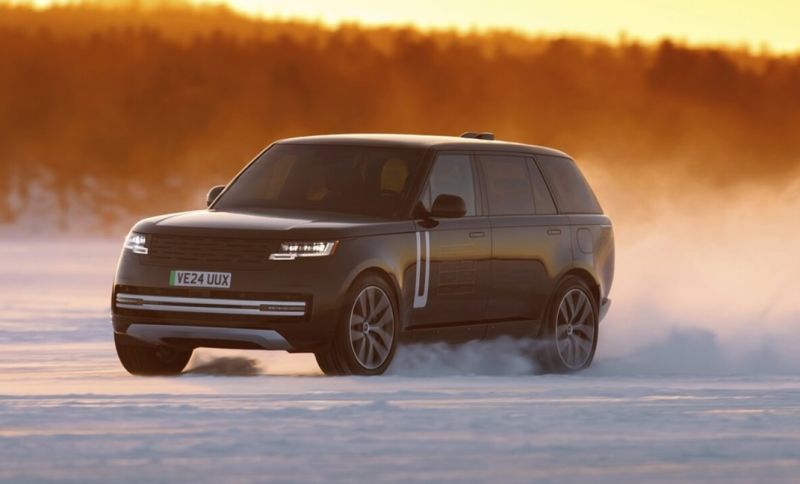 Range Rover fica elétrico e roda até 599 km com uma carga