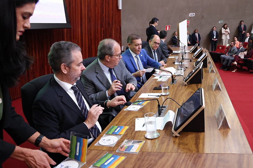 TSE conclui assinatura e lacração dos sistemas das eleições de 2026