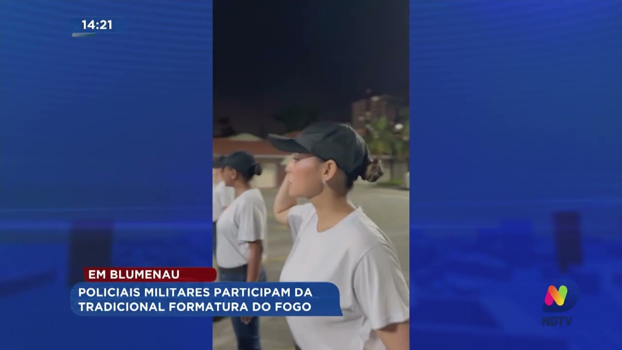 Em Blumenau: policiais militares participam da tradicional formatura do fogo.