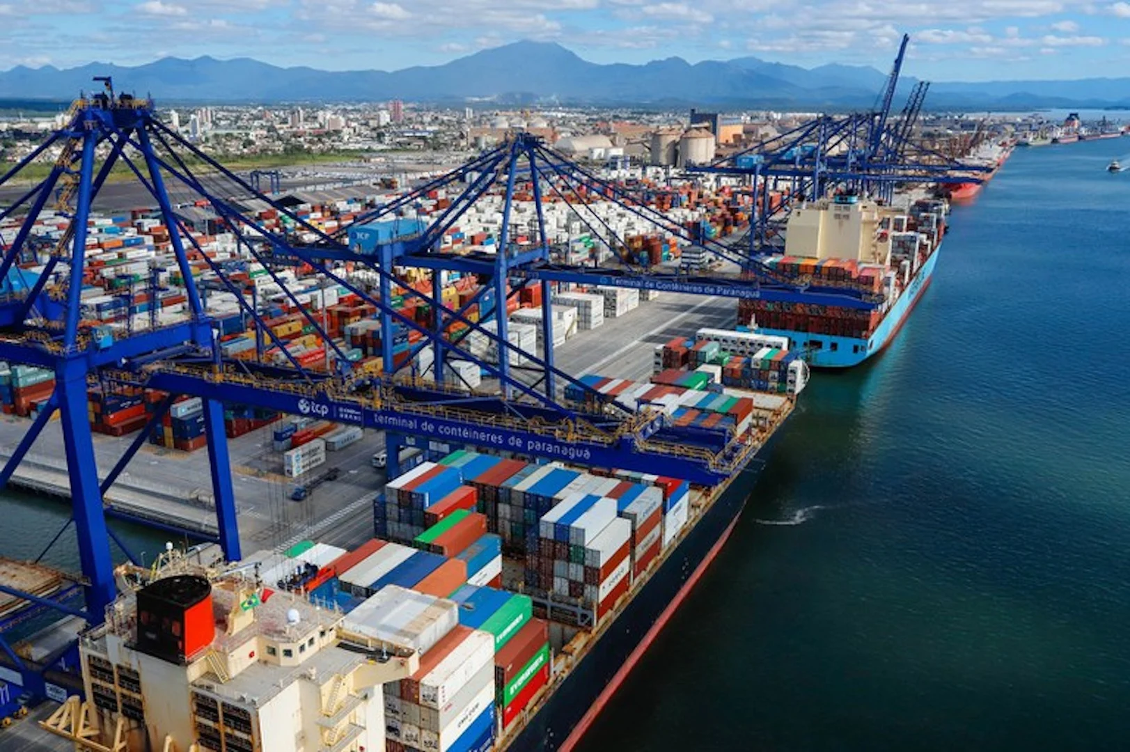 Balança comercial registra superavit de US$ 7,4 bi em agosto