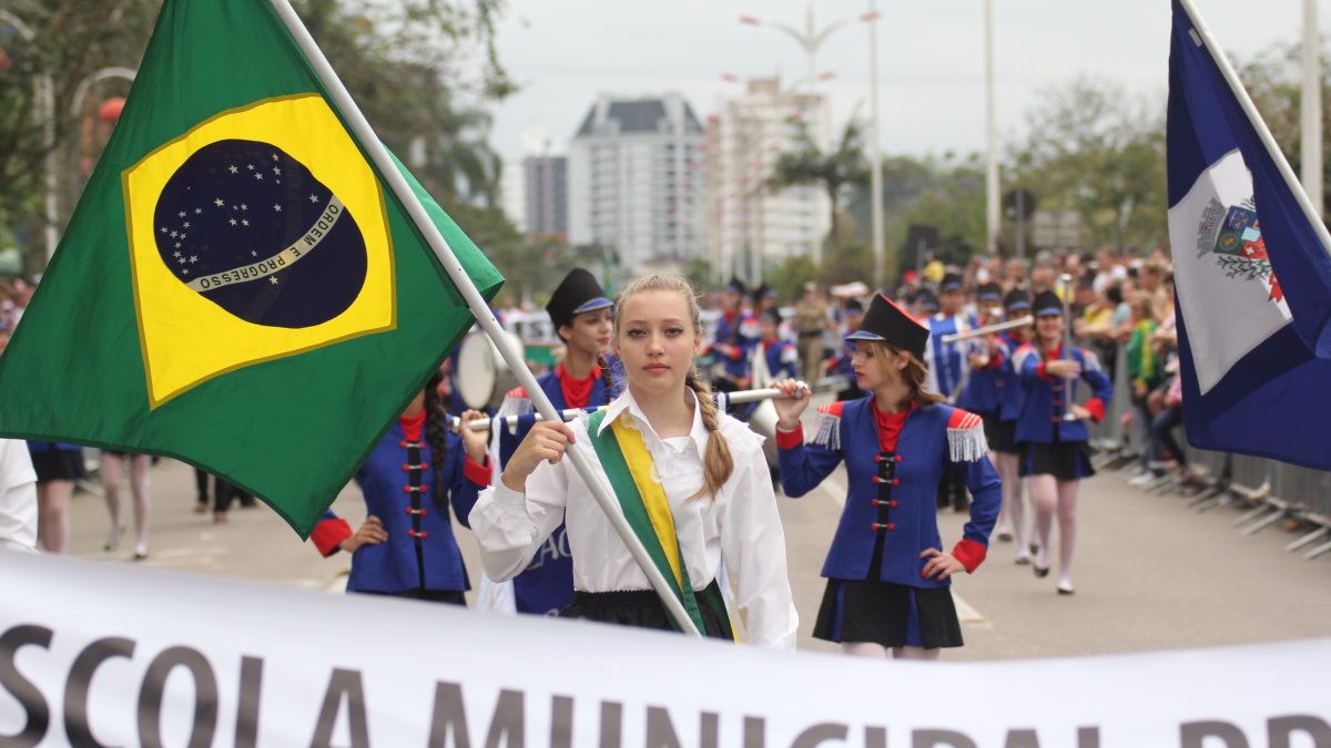 Fanfarras, blindados e 3 mil pessoas nas ruas: o espetáculo do 7 de Setembro que vai parar Joinville
