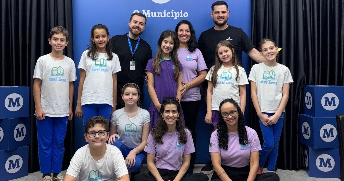 Alunos da Escola Quero Saber visitam O Município e conhecem rotina jornalística