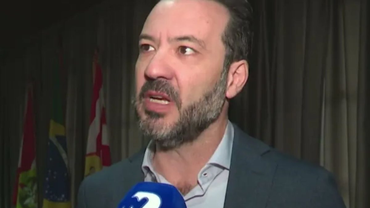 Procurador-geral de Blumenau deixa cargo e mudança movimenta bastidores da prefeitura