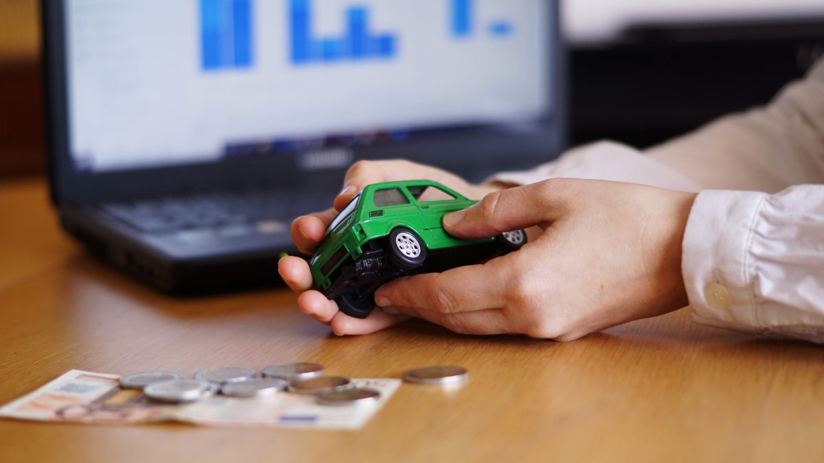 Homem acredita ter arrematado carro em falso leilão e transfere R$ 35 mil para criminosos, mas quando Justiça analisa a conta usada no golpe, banco acaba responsabilizado